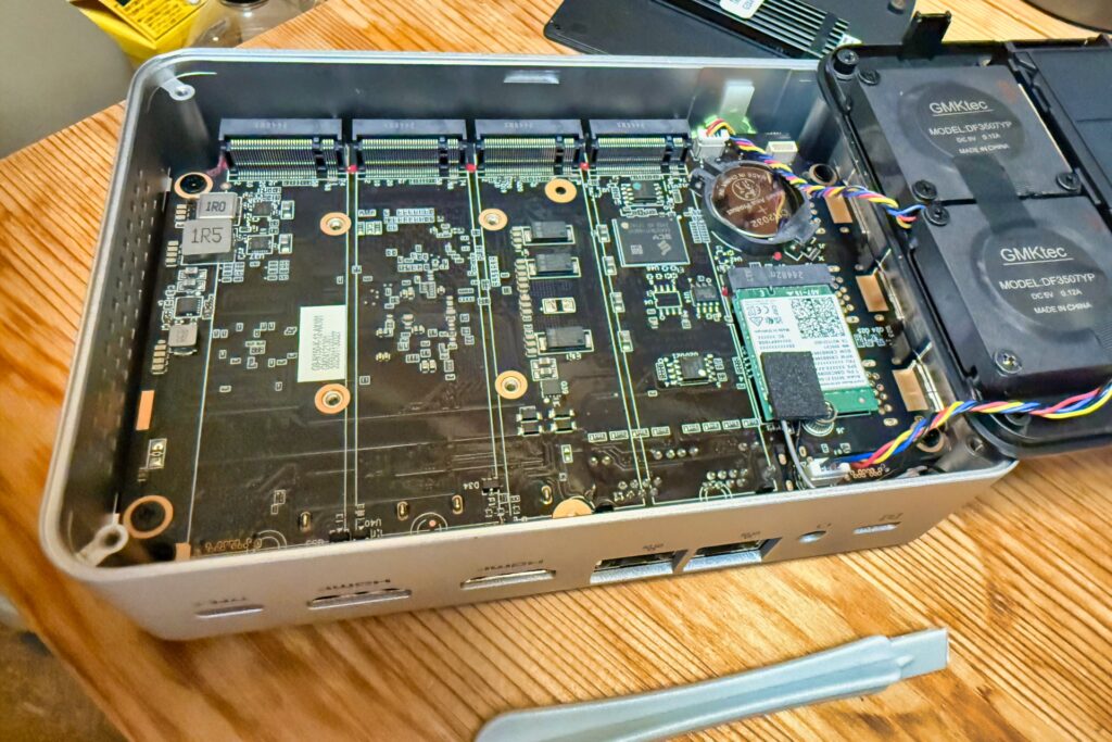 GMKtec NucBox G9の基盤
